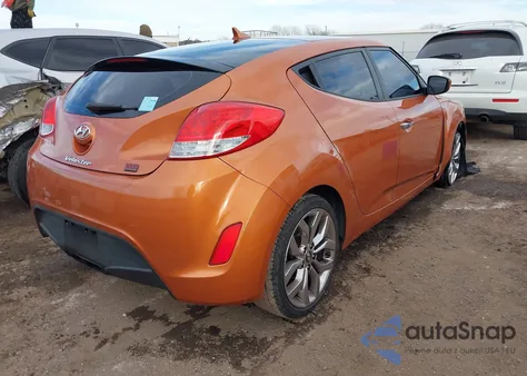 2015 Hyundai Veloster Re:flex z USA, uszkodzony, nr VIN KMHTC6AD5FU220630